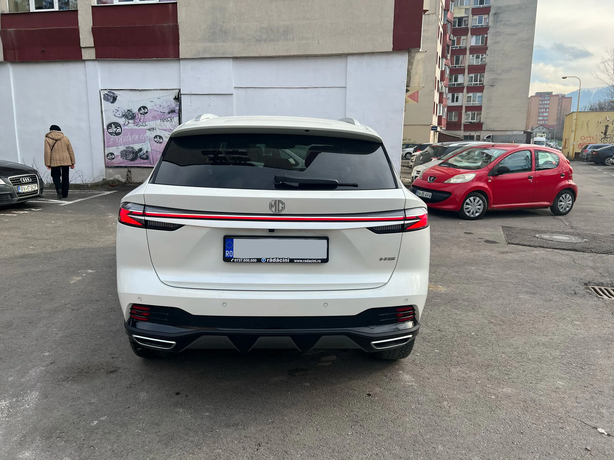 MG HS (10)