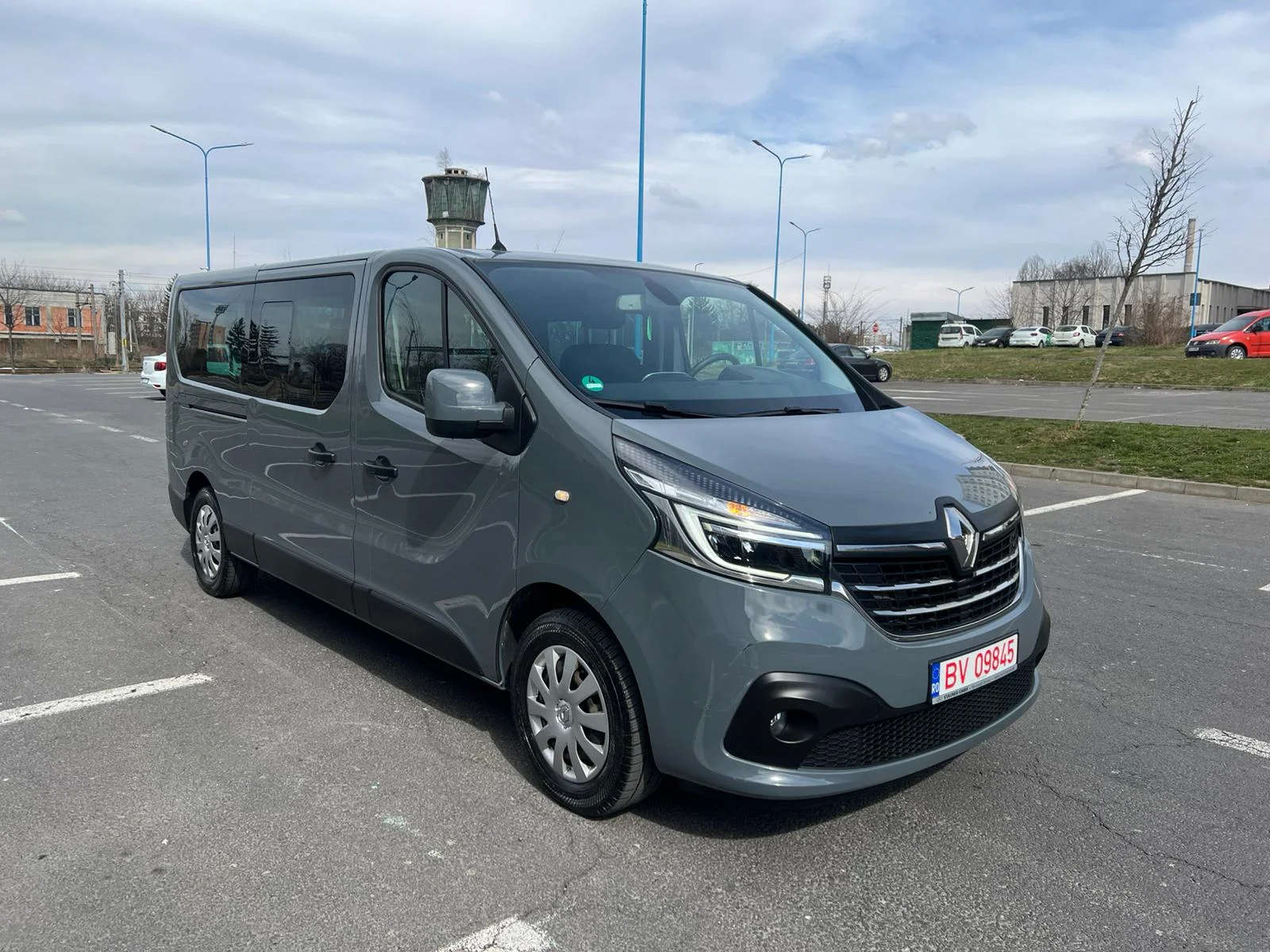 Renault Trafic 8+1 (1)