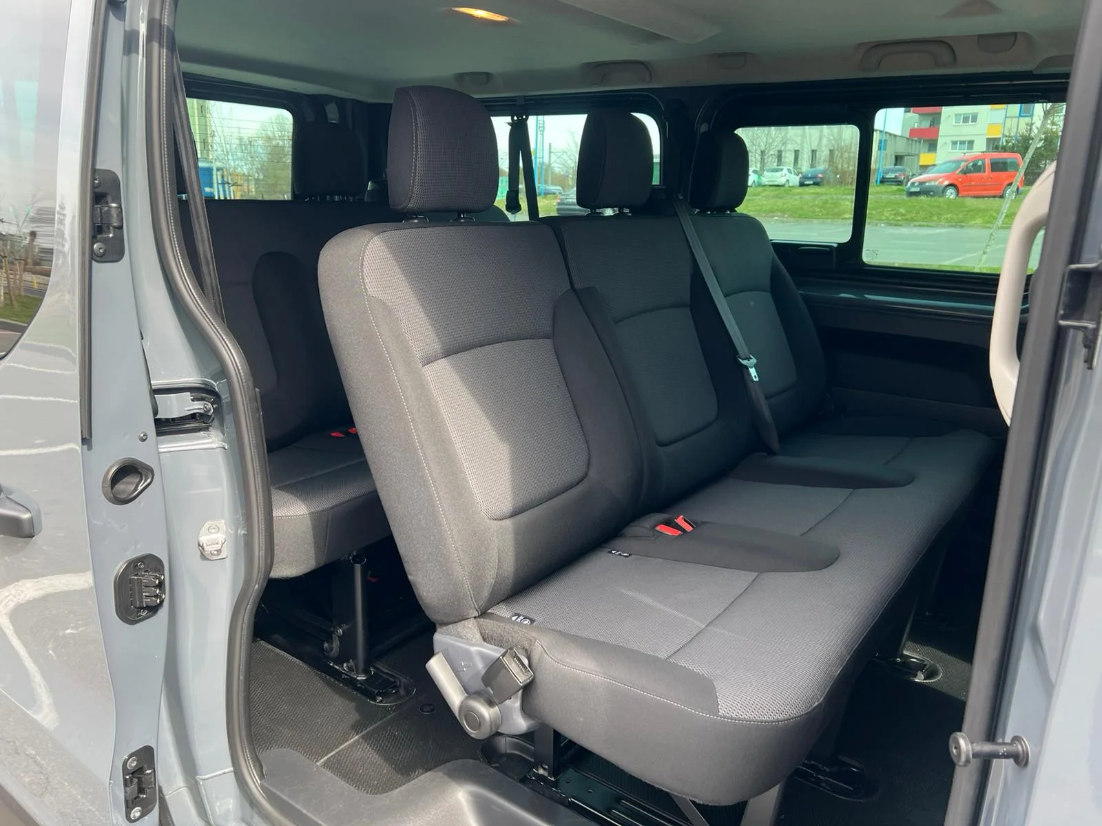 Renault Trafic 8+1 (9)