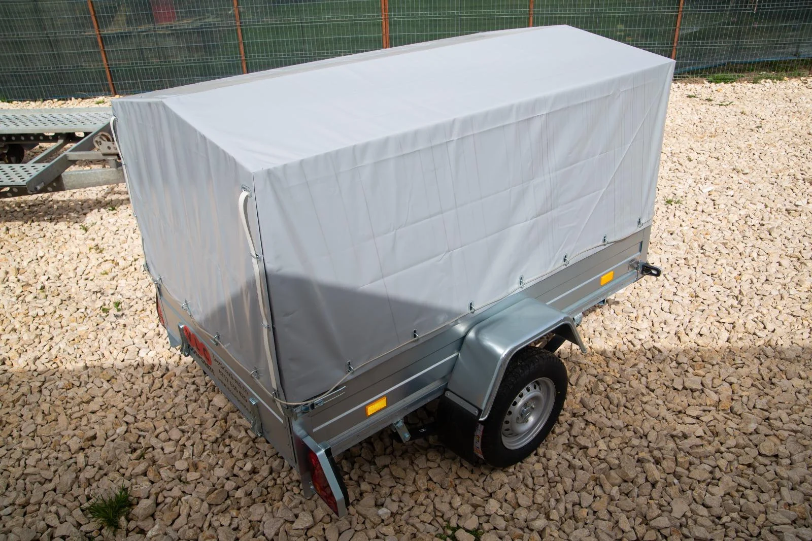 Remorca 750 kg o axa – 220 cm (1)